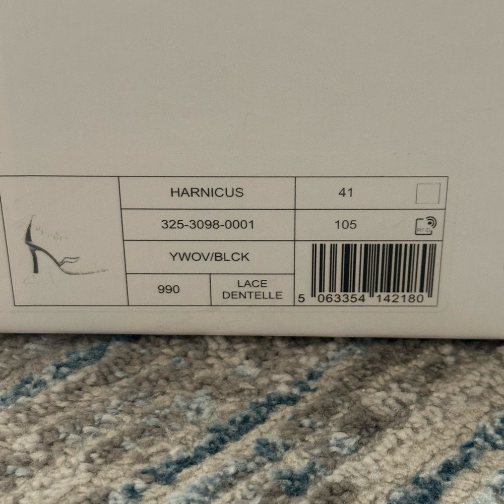 Manolo Blahnik gold and Black Harnicus Shoes size 41 - Picture 2 of 10